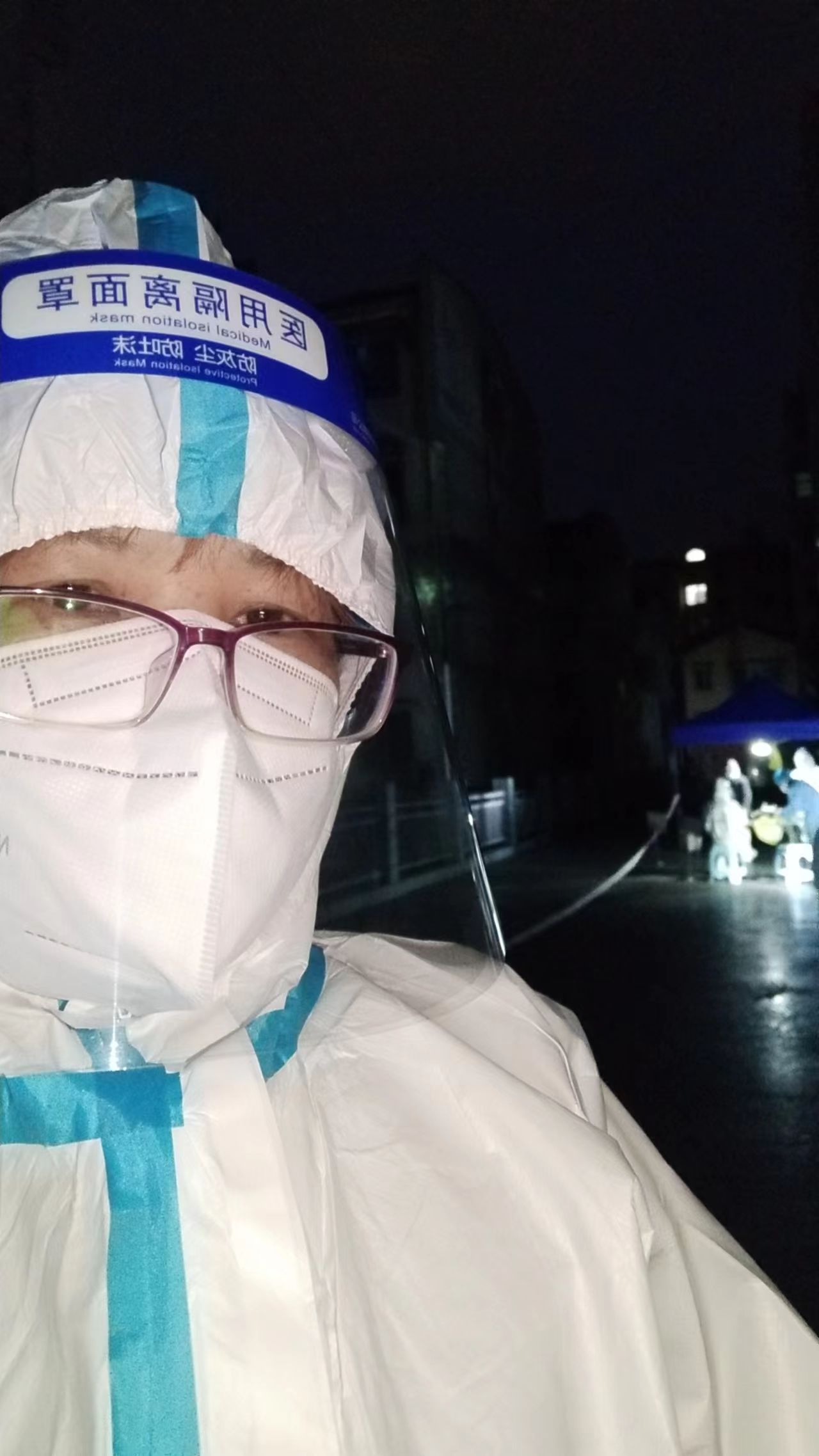 劉偉玲下沉社區(qū)參與疫情防控工作 (2).jpg 劉偉玲下沉社區(qū)參與疫情防控工作 (2).jpg