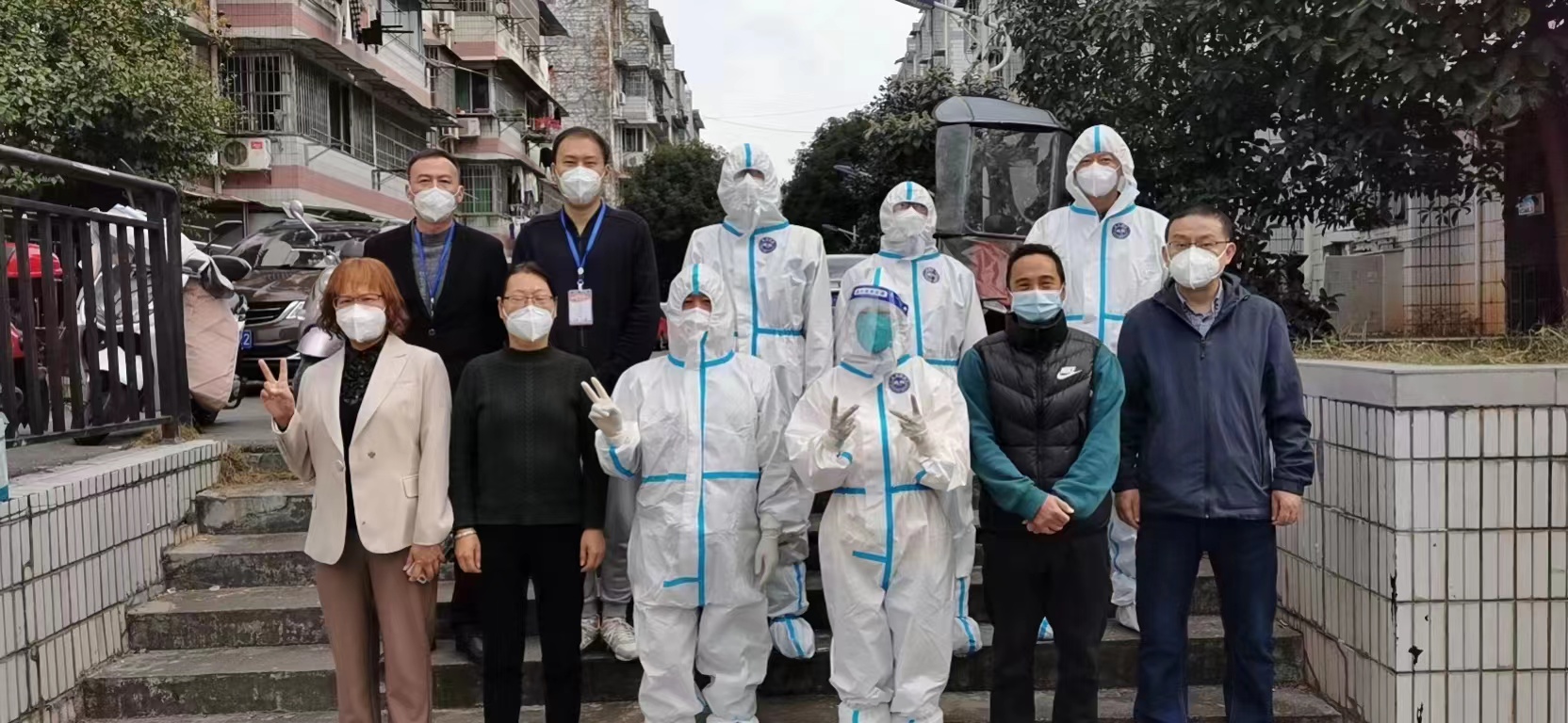 梨樹園北苑社區(qū)黑貓集團志愿者合影.jpg 梨樹園北苑社區(qū)黑貓集團志愿者合影.jpg