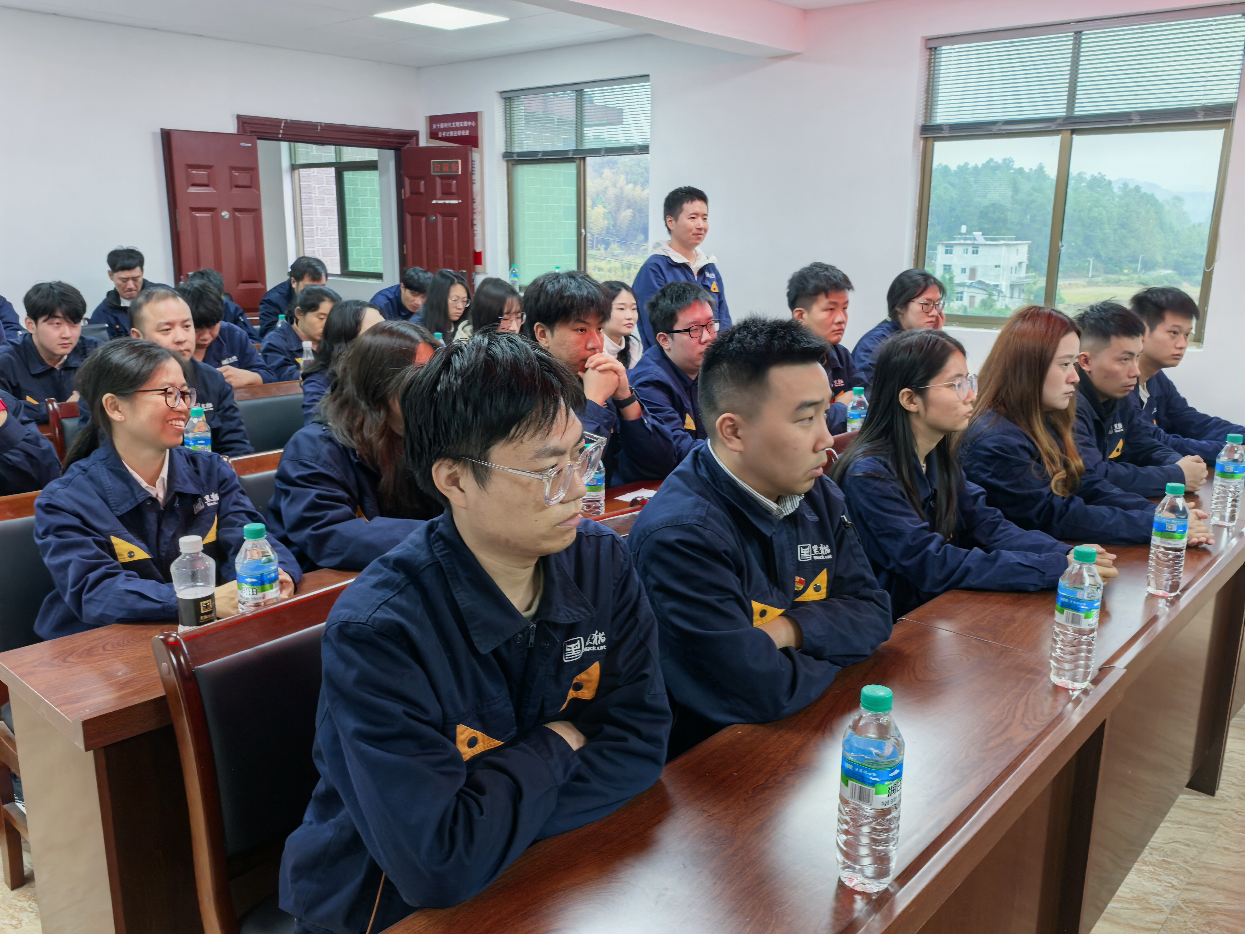 活動現(xiàn)場.jpg 活動現(xiàn)場.jpg